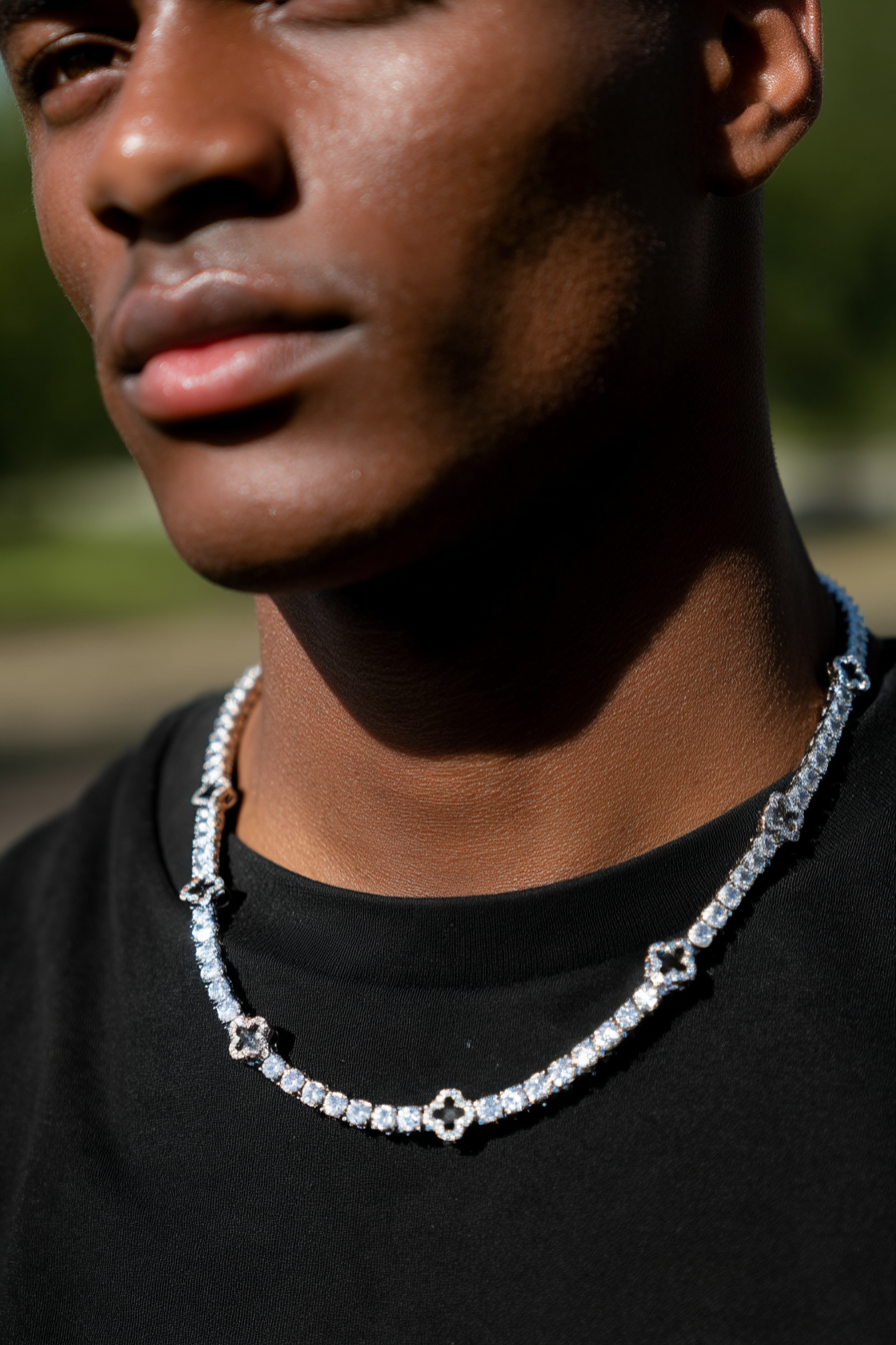 Clover Necklace Onyx