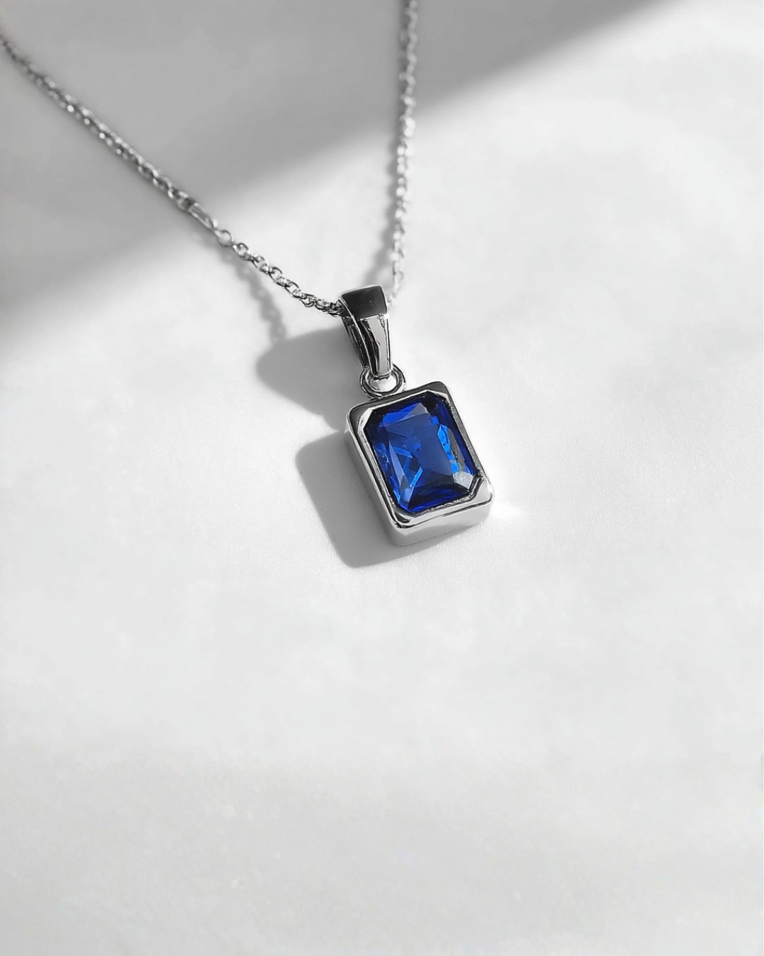 Necklace Sapphire blue