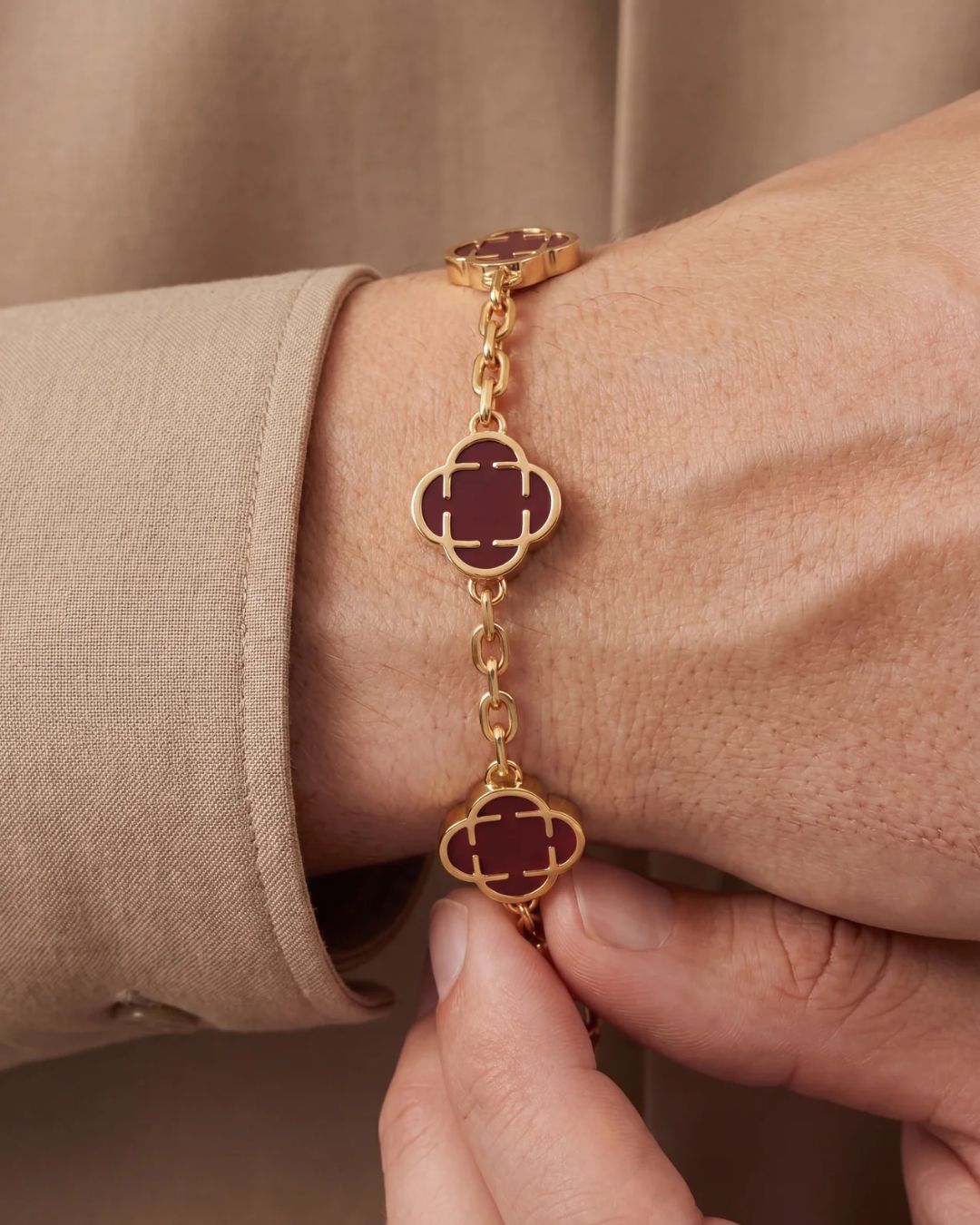 Bracelet à breloques bordeaux I doré