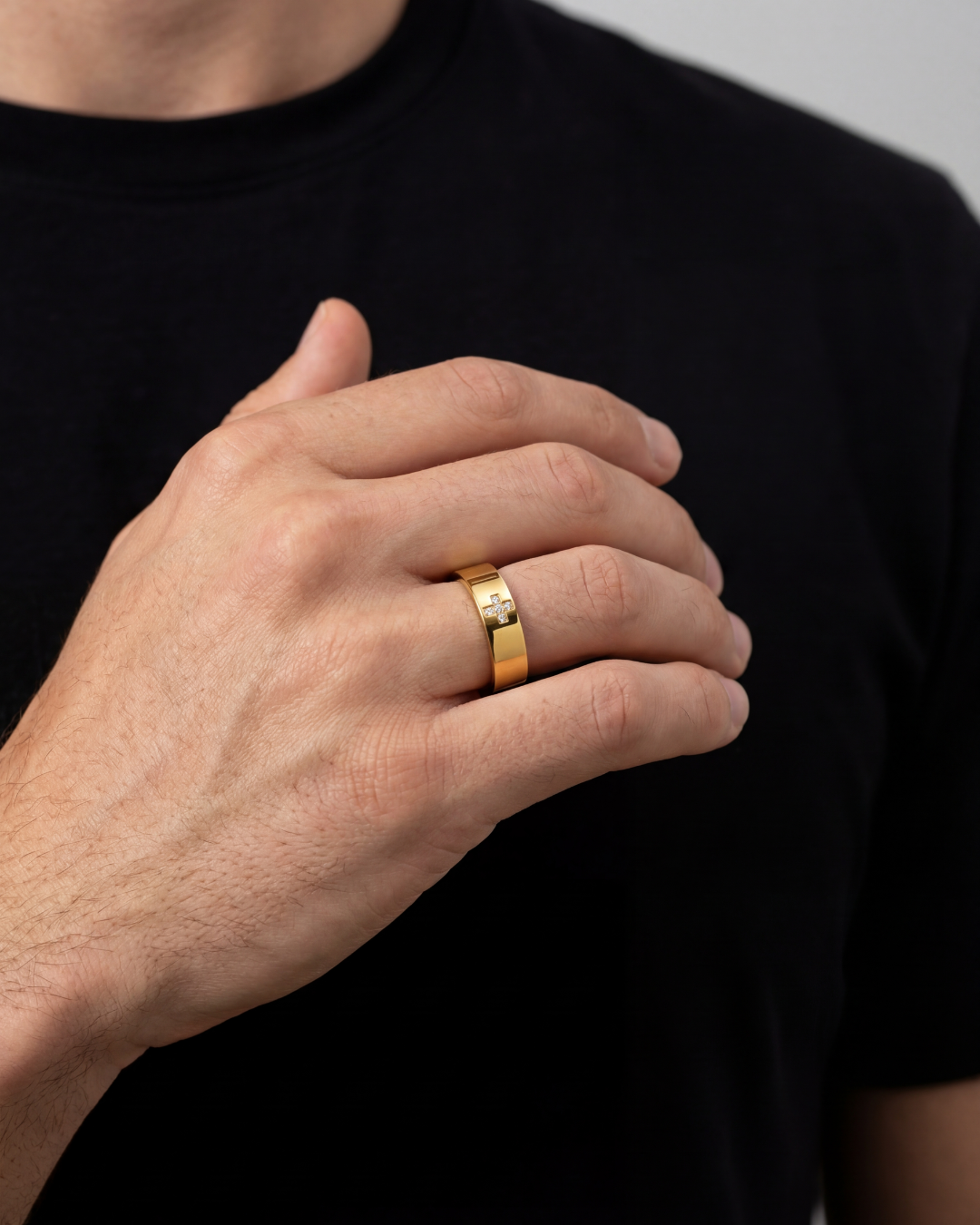 Bague croix avec pierre précieuse | Or