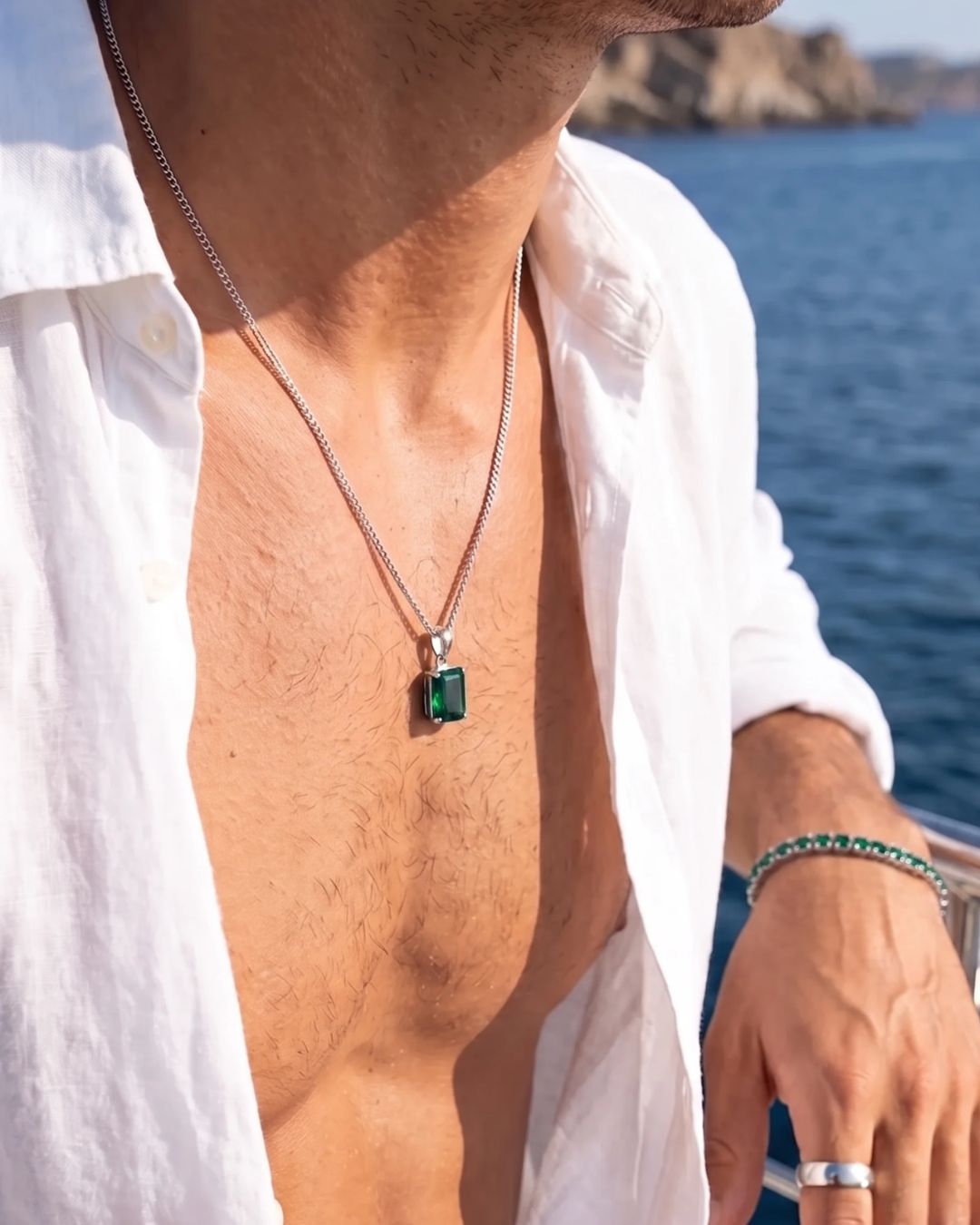 Emerald Pendant Necklace | 2 Carat