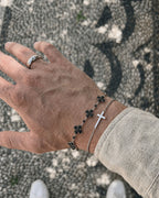 Fortuna-Armband mit schwarzem Stein und Silberplattierung