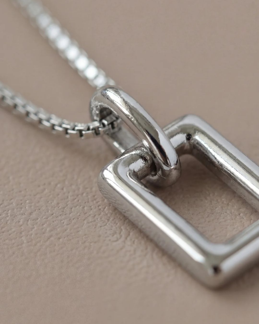 Silhouette Frame Necklace I Silver Plated