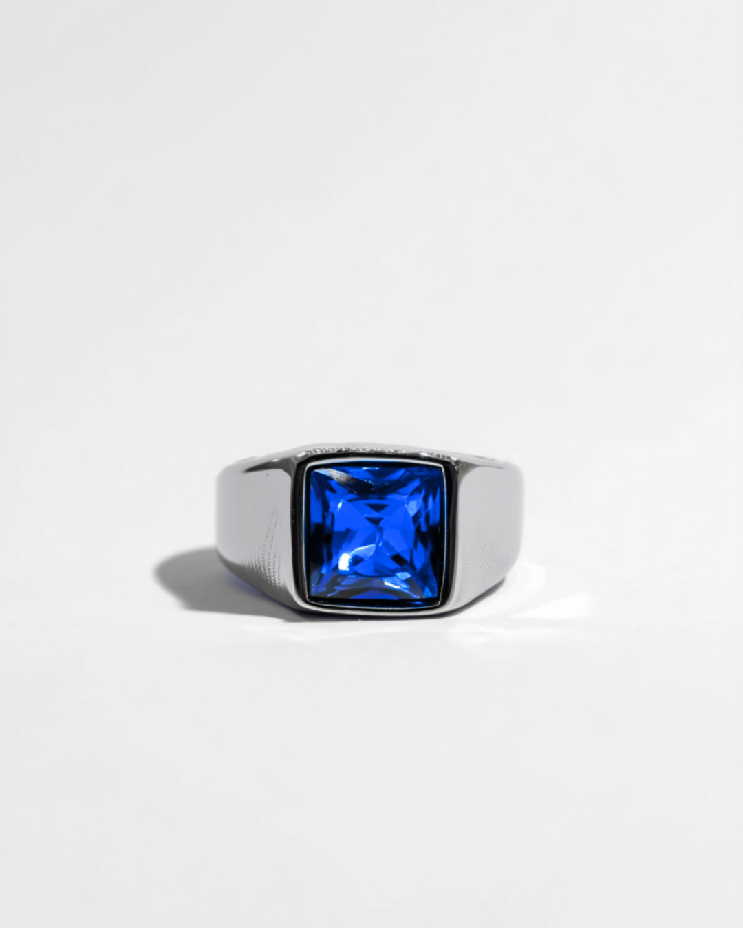 Ring Sapphire blue