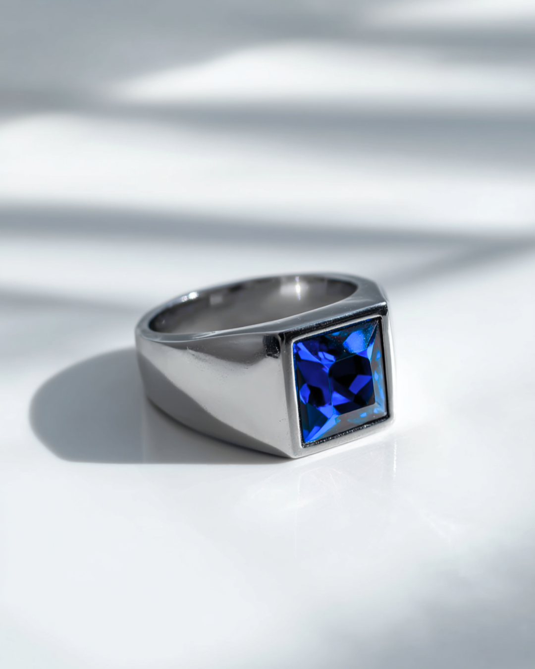 Ring Sapphire blue