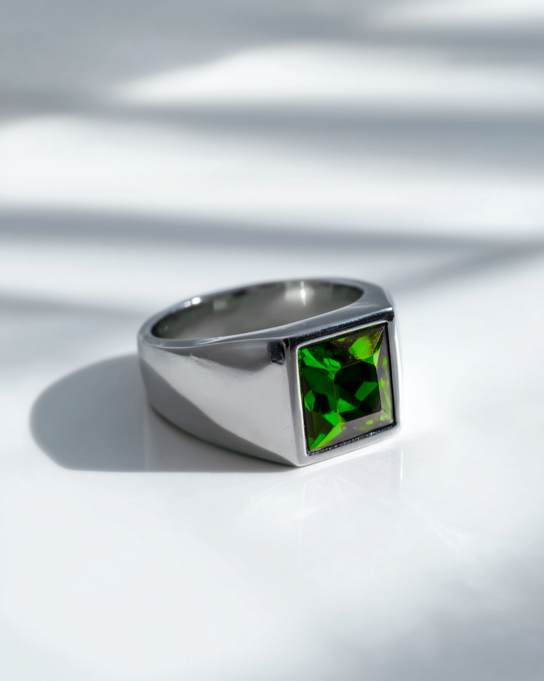 Ring Emerald green