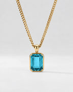 Aquamarine pendant necklace, 3 carat, 18K gold — close studio packshot