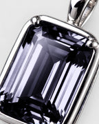 Grey Spinel pendant necklace, 2 carat, 925 silver — macro detail of the stone and setting