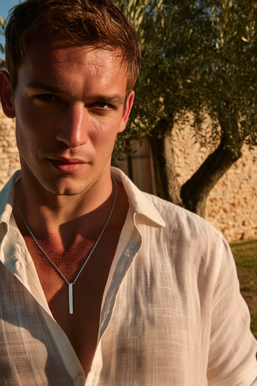 Linea Pendant Necklace