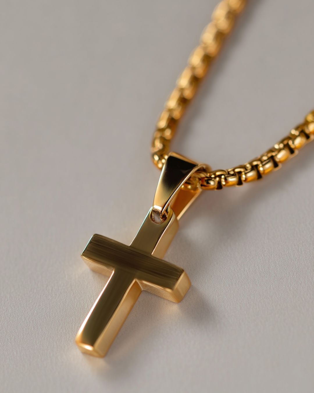 Minimal Cross Necklace | Gold
