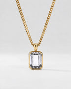 Moissanite pendant necklace, 3 carat, 18K gold — close studio packshot