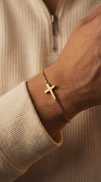 Minimal Cross Bracelet | Gold