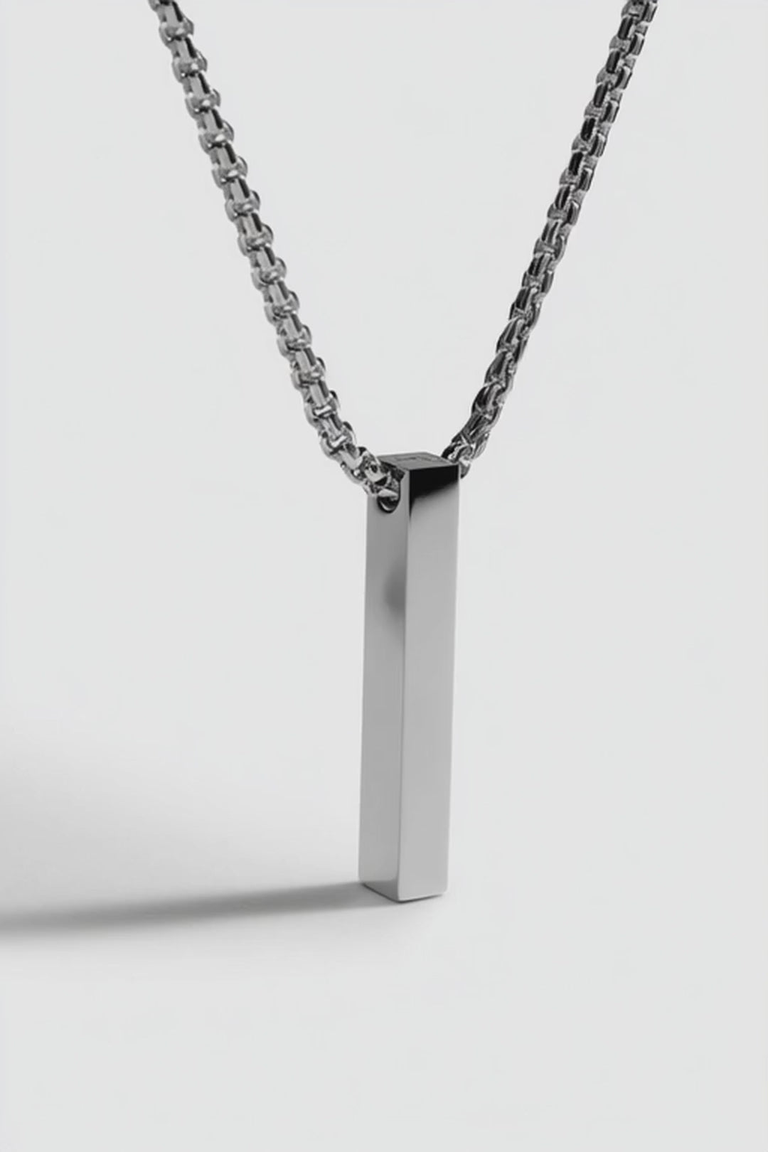 Linea Pendant Necklace