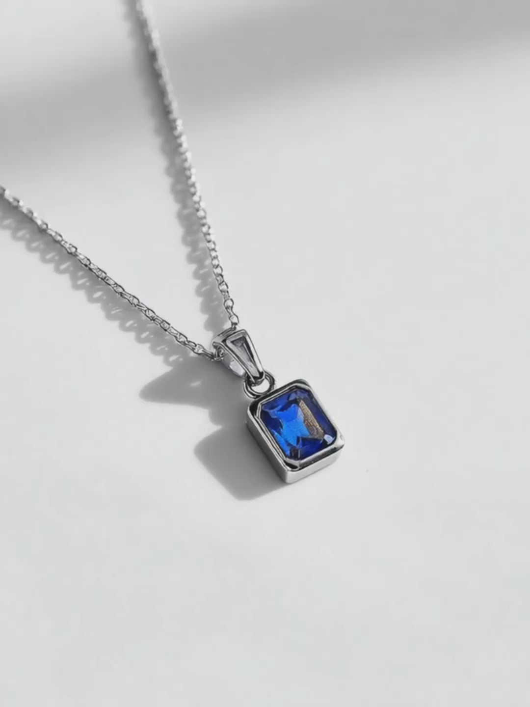 Necklace Sapphire blue
