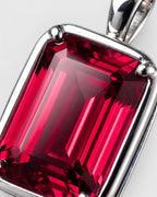 Ruby pendant necklace, 1 carat, 925 silver — macro detail of the stone and setting