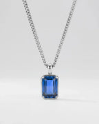 Sapphire pendant necklace, 2 carat, 925 silver — close studio packshot