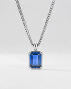 Sapphire pendant necklace, 3 carat, 925 silver — close studio packshot