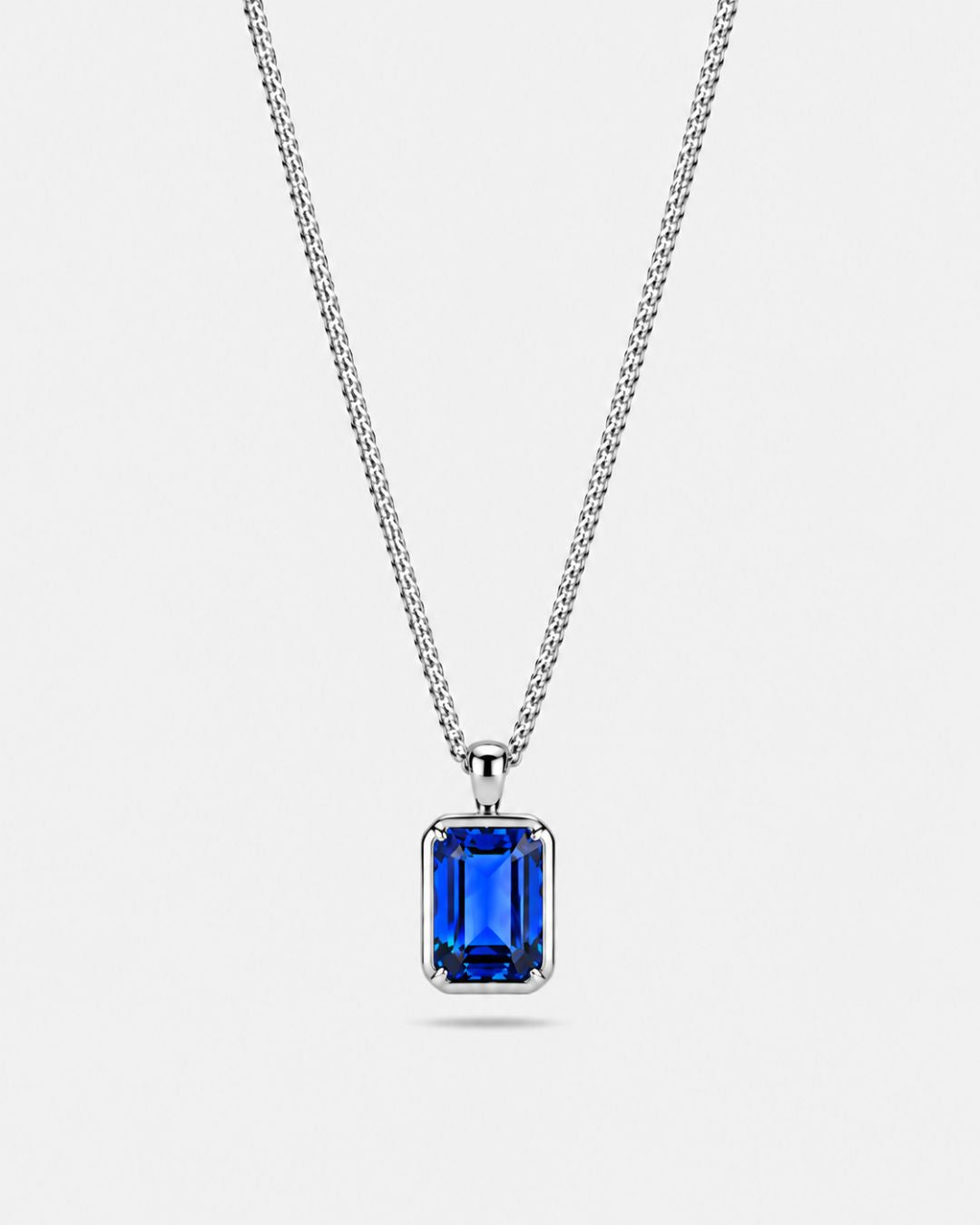 Sapphire pendant necklace, 3 carat, 925 silver — studio packshot on white
