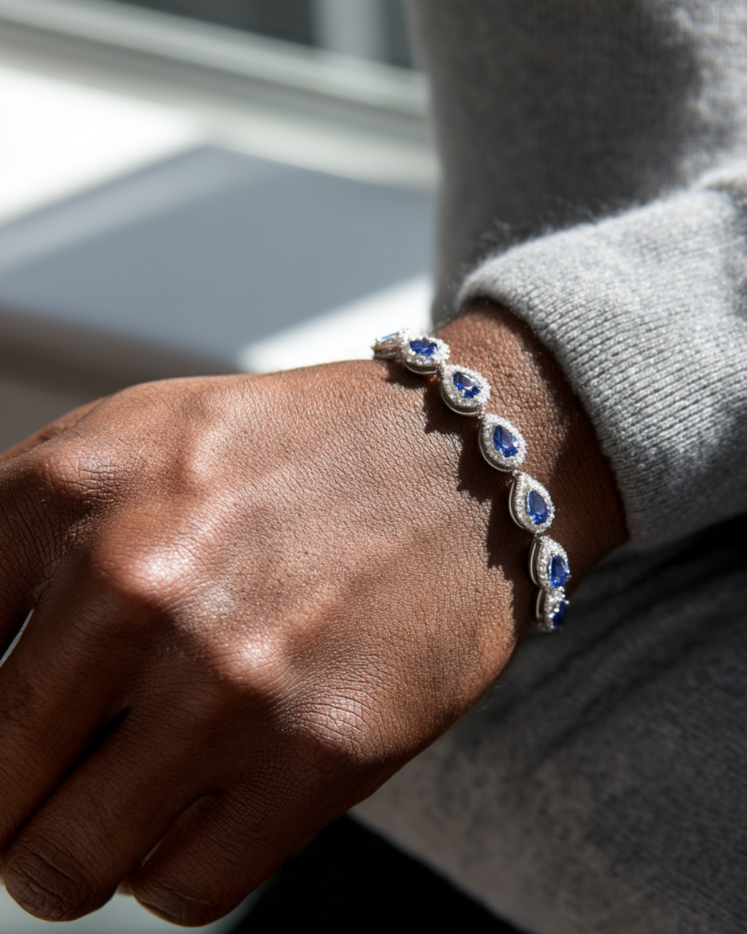 Tropfenförmiges Armband Saphirblau